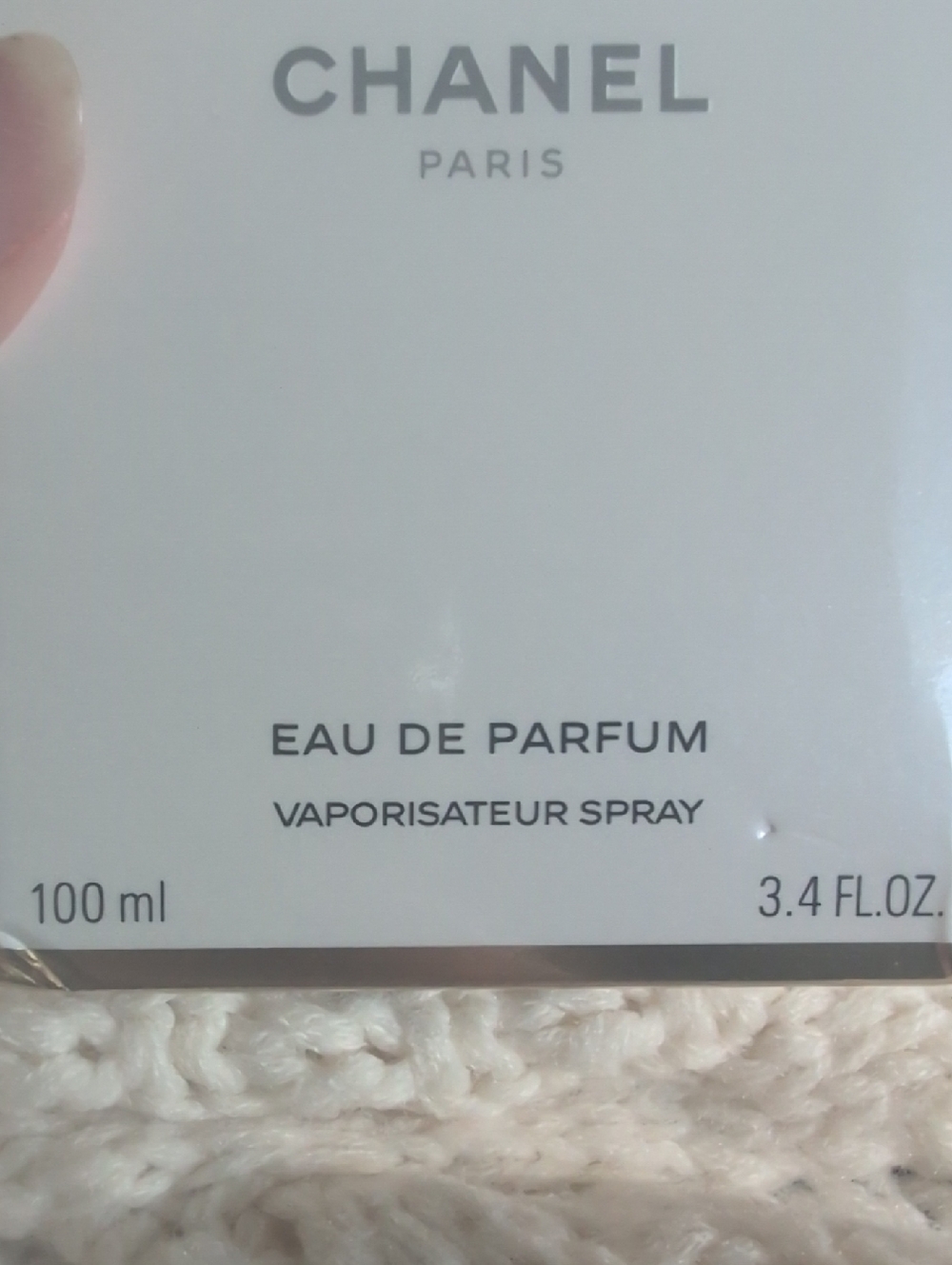 New CHANEL Coco Mademoiselle Eau de Parfum 3.4 Oz — Gold & White Packaging - Picture 4 of 5